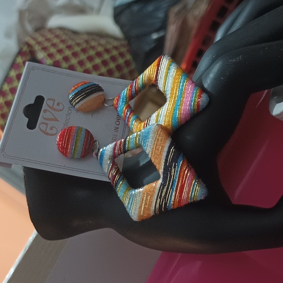 🆕 Fashion Eve Collection earrings - Picture 6 of 6